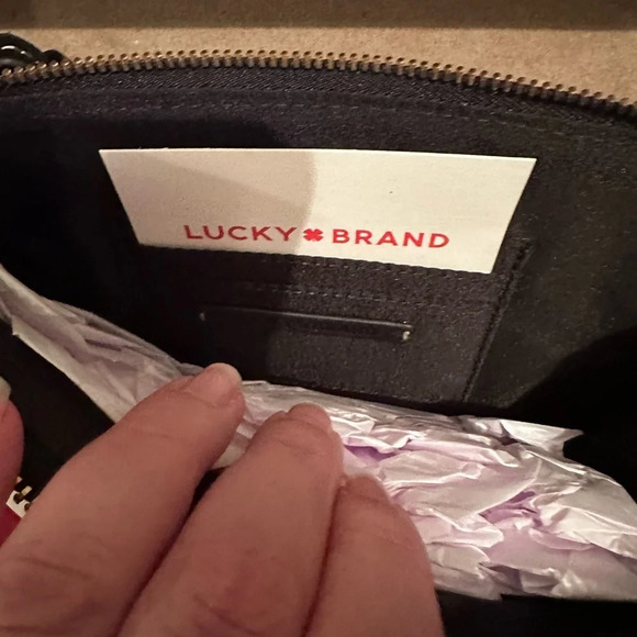 Lucky Brand two piece genuine leather wristlet and wallet NWT - Picture 3 of 5